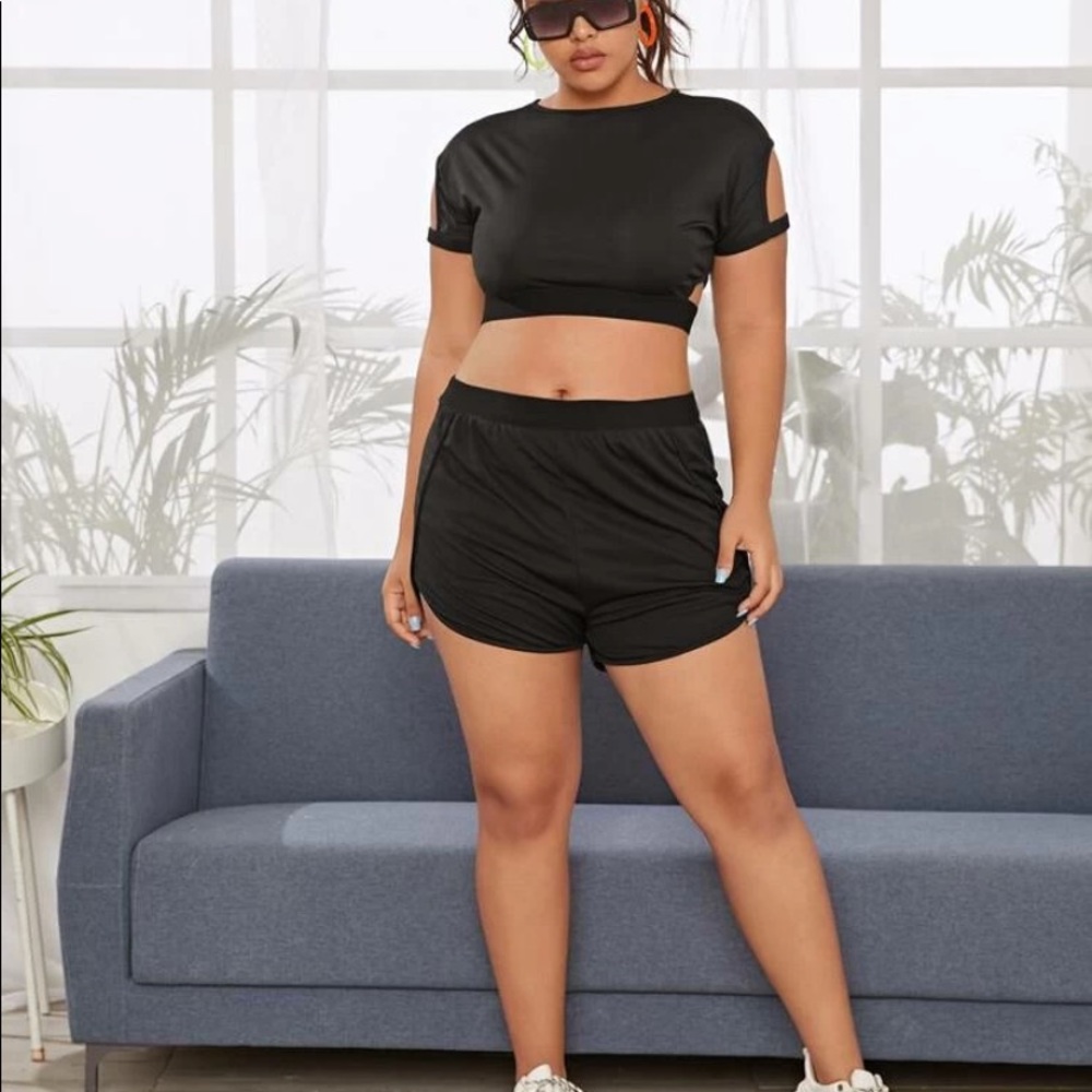 New in bag plus matching sport set crop top shorts